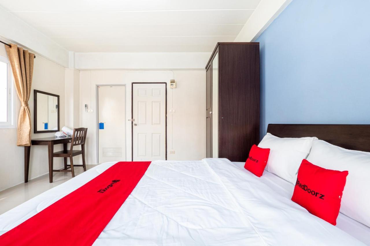 Si Fah At Bangsaen Hotel Ban Rong Khoei Экстерьер фото