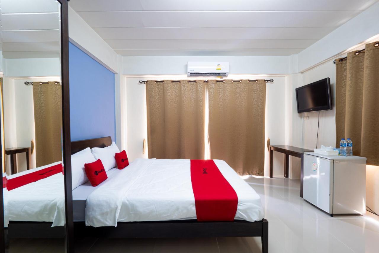 Si Fah At Bangsaen Hotel Ban Rong Khoei Экстерьер фото