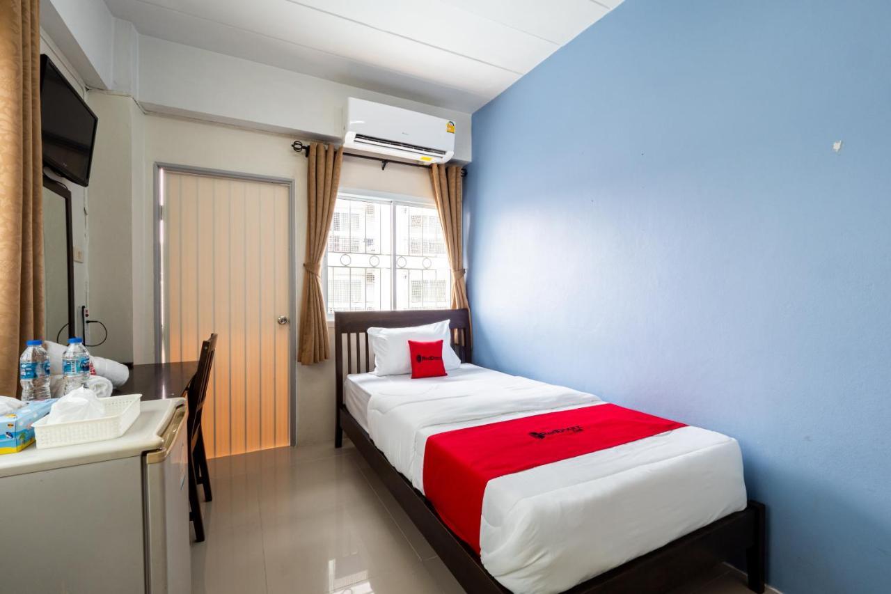 Si Fah At Bangsaen Hotel Ban Rong Khoei Экстерьер фото