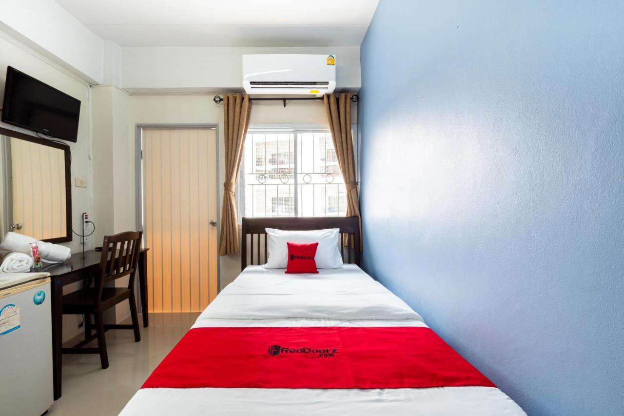 Si Fah At Bangsaen Hotel Ban Rong Khoei Экстерьер фото