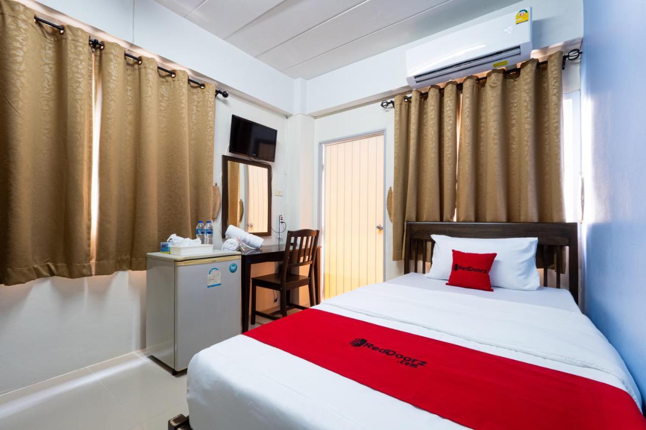 Si Fah At Bangsaen Hotel Ban Rong Khoei Экстерьер фото