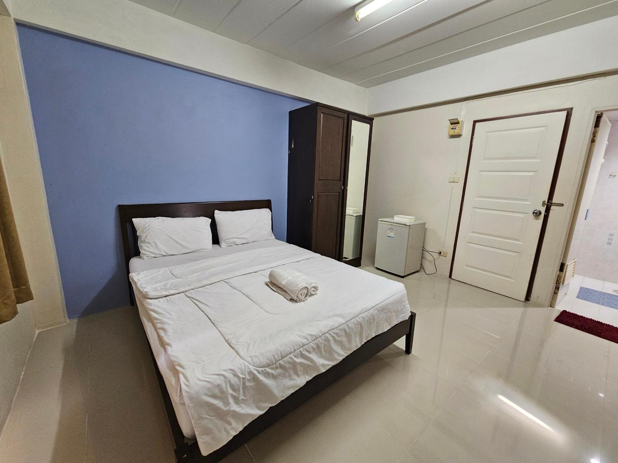 Si Fah At Bangsaen Hotel Ban Rong Khoei Экстерьер фото