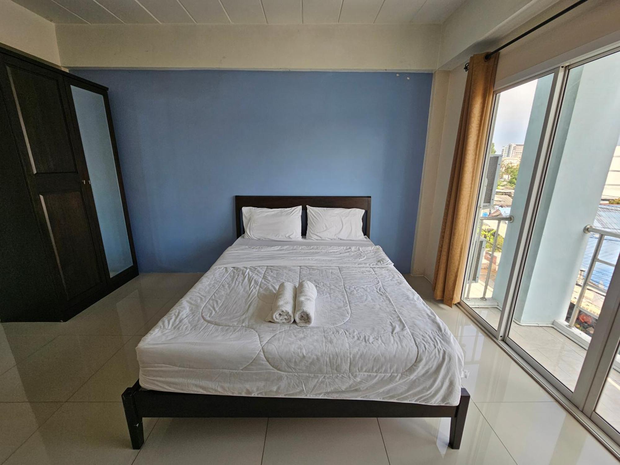 Si Fah At Bangsaen Hotel Ban Rong Khoei Экстерьер фото